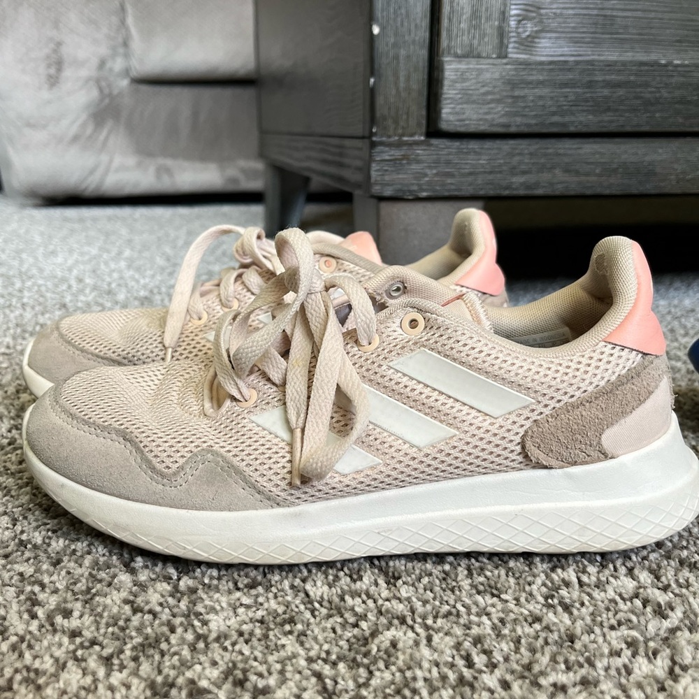 Adidas Tennis Shoe